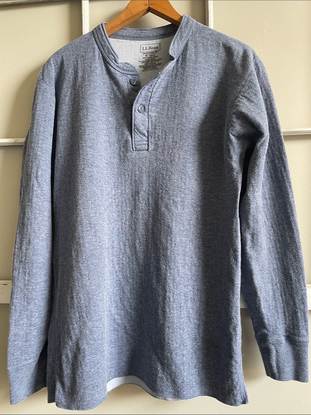 L.L. Bean Men's Heather Blue Long-Sleeve Henley
